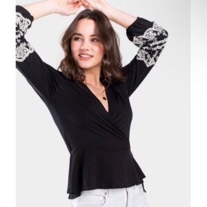 Blue Rain x Francesca’s Boho Balloon Sleeve Wrap Top Blouse Black White Lace M